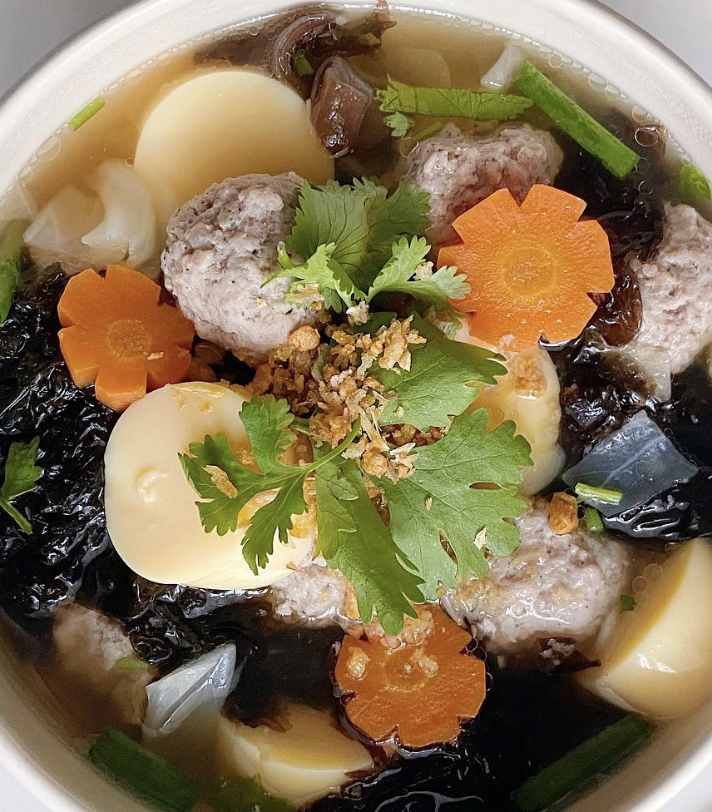 แกงจืดสาหร่ายเต้าหู้