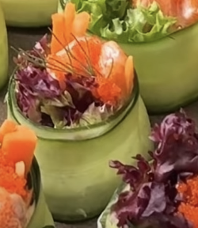 สลัดโรลแตงกวาแซลมอน